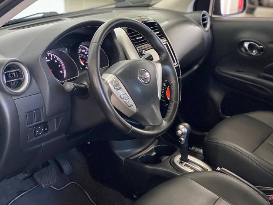 NISSAN - VERSA - 2019/2020 - Cinza - R$ 67.900,00