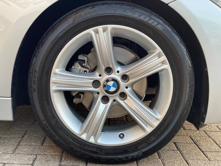 BMW - 320I - 2013/2014 - Prata - R$ 89.900,00