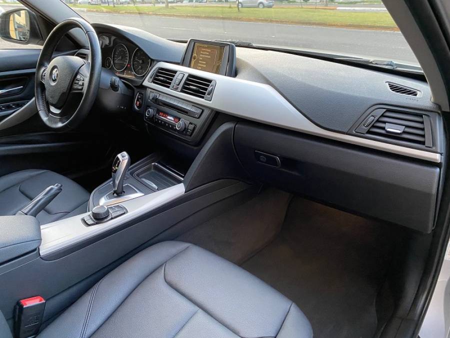 BMW - 320I - 2014/2014 - Prata - R$ 89.900,00