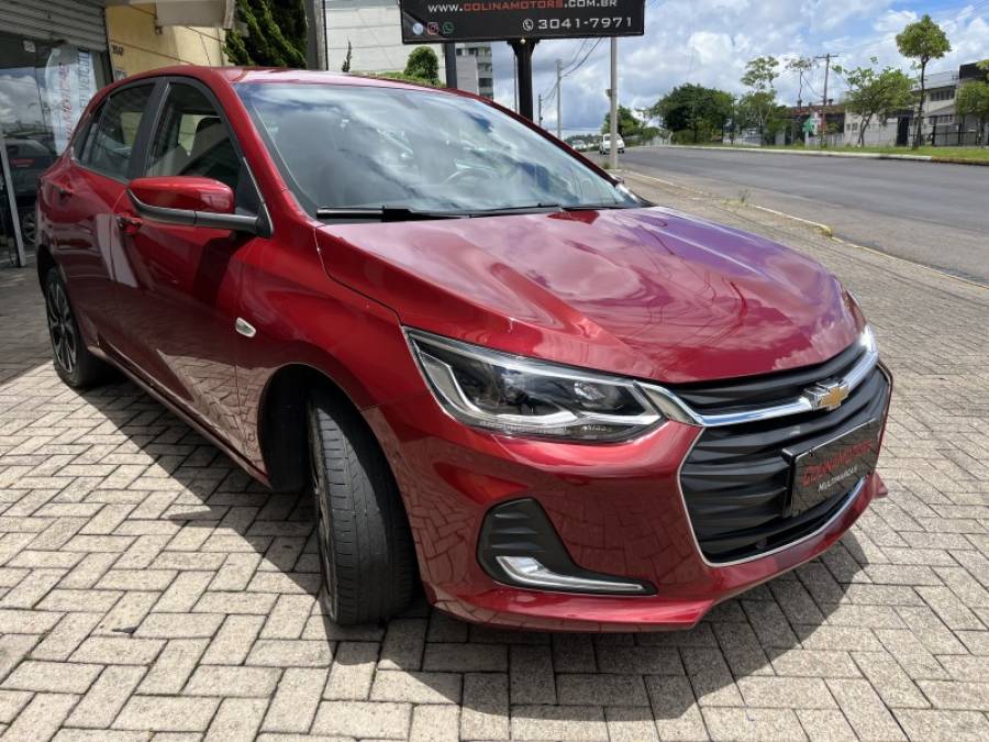 CHEVROLET - ONIX - 2023/2024 - Vermelha - R$ 98.900,00
