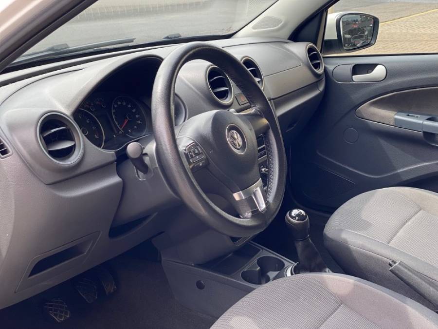 VOLKSWAGEN - GOL - 2013/2014 - Branca - R$ 38.900,00