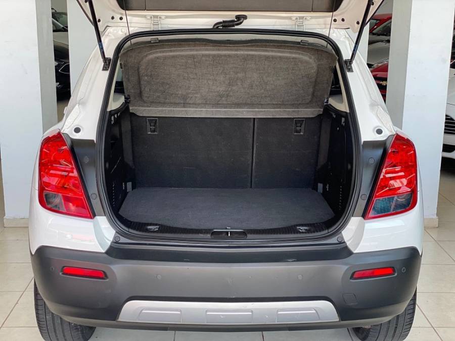 CHEVROLET - TRACKER - 2015/2015 - Branca - R$ 68.900,00