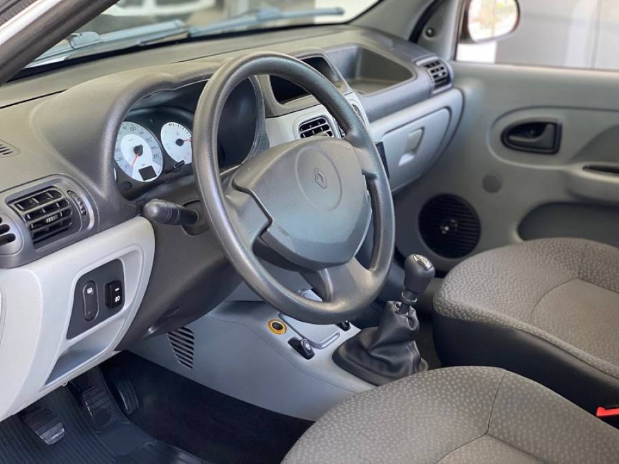 RENAULT - CLIO - 2010/2011 - Branca - R$ 25.900,00