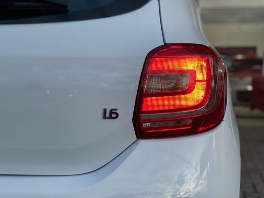 RENAULT - SANDERO - 2015/2015 - Branca - R$ 42.900,00
