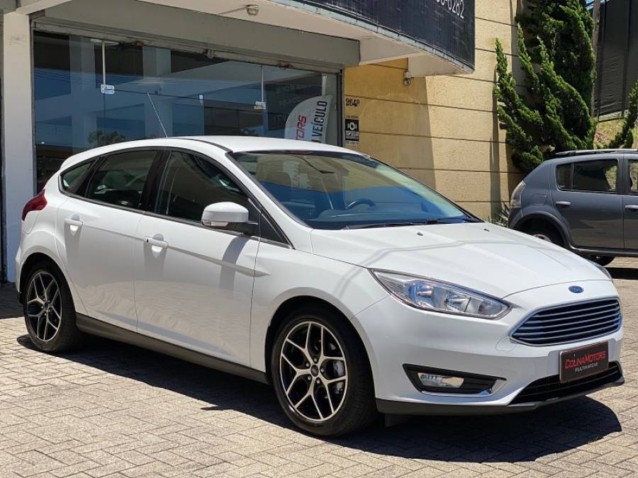 FORD - FOCUS - 2016/2016 - Branca - R$ 66.900,00