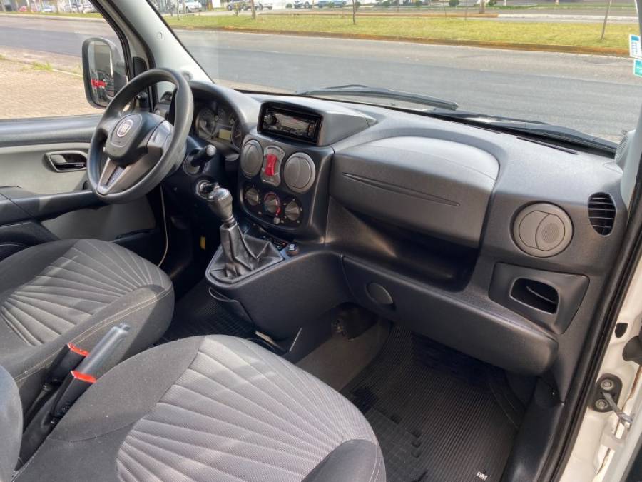 FIAT - DOBLÓ - 2015/2015 - Branca - R$ 51.900,00