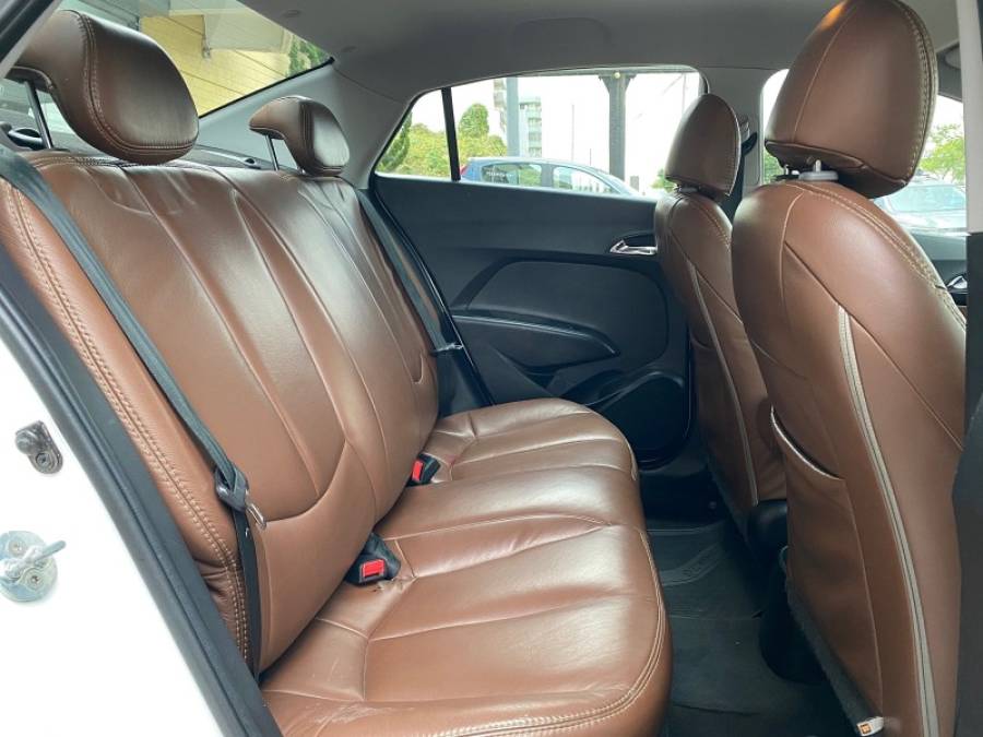 HYUNDAI - HB20S - 2015/2015 - Branca - R$ 55.900,00
