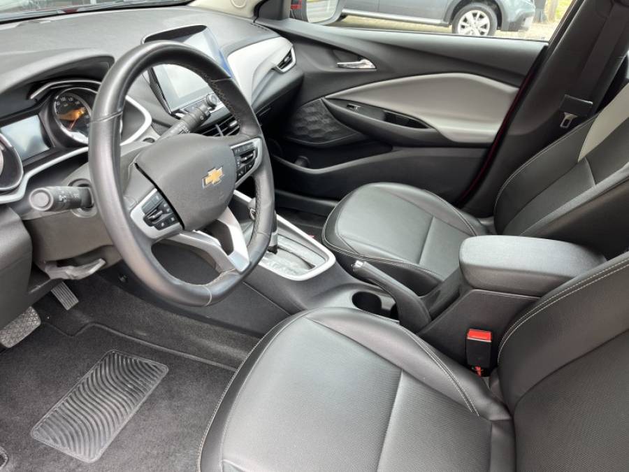 CHEVROLET - ONIX - 2023/2024 - Vermelha - R$ 98.900,00