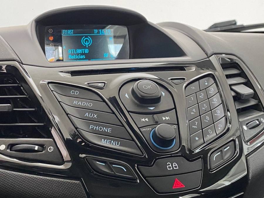 FORD - FIESTA - 2014/2014 - Branca - R$ 47.900,00