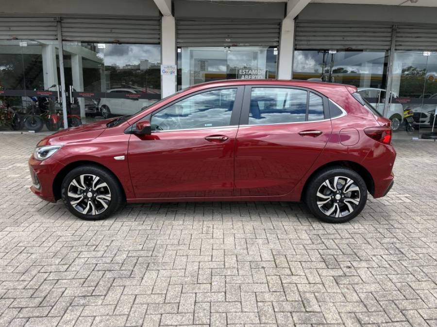 CHEVROLET - ONIX - 2023/2024 - Vermelha - R$ 98.900,00
