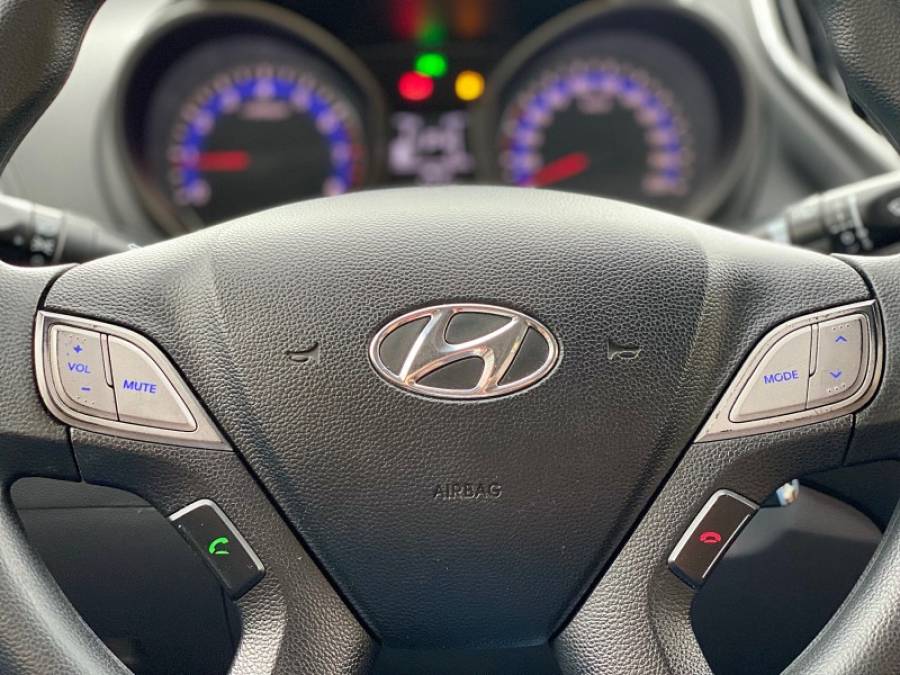 HYUNDAI - HB20S - 2015/2015 - Branca - R$ 55.900,00