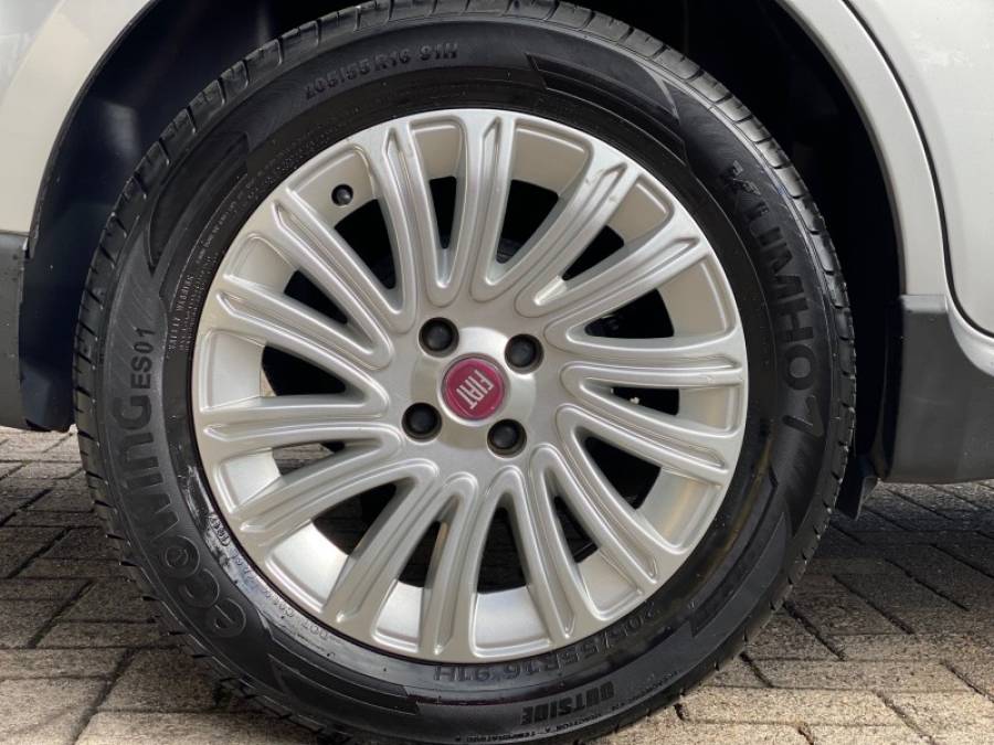 FIAT - GRAND SIENA - 2015/2015 - Prata - R$ 45.900,00