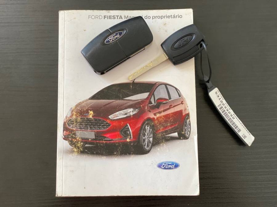 FORD - FIESTA - 2018/2019 - Branca - R$ 58.900,00