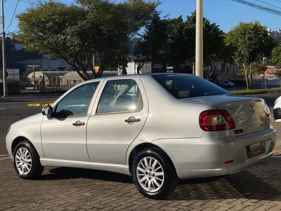 FIAT - SIENA - 2012/2012 - Prata - R$ 28.900,00