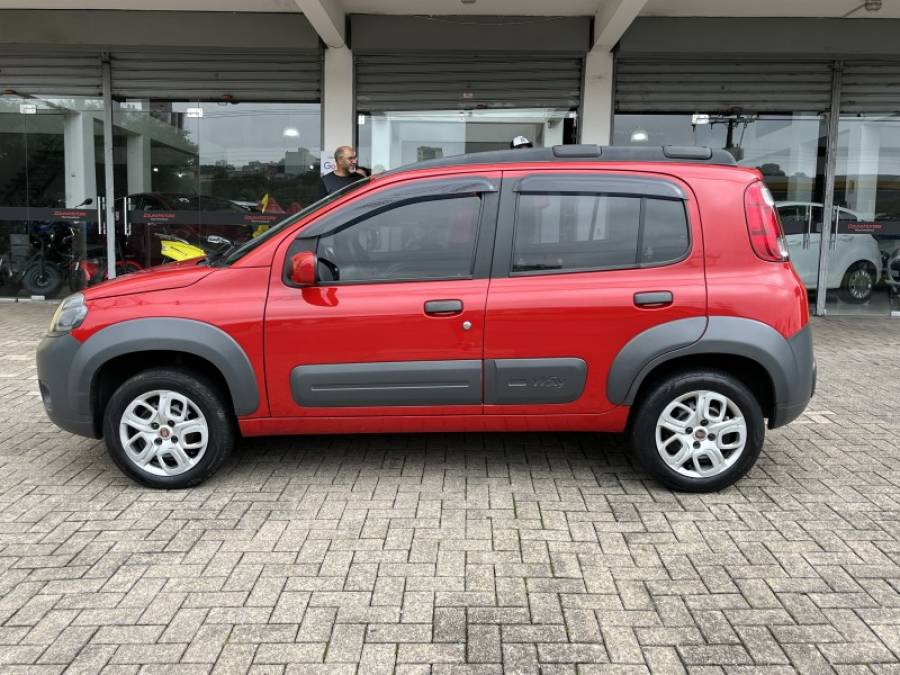 FIAT - UNO - 2014/2014 - Vermelha - R$ 35.900,00