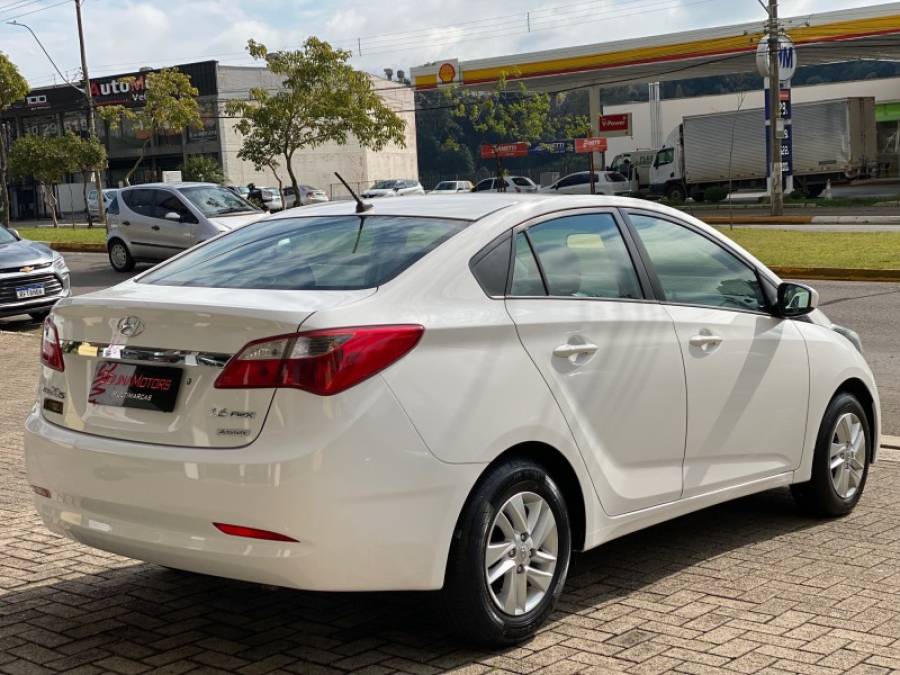 HYUNDAI - HB20S - 2015/2015 - Branca - R$ 55.900,00