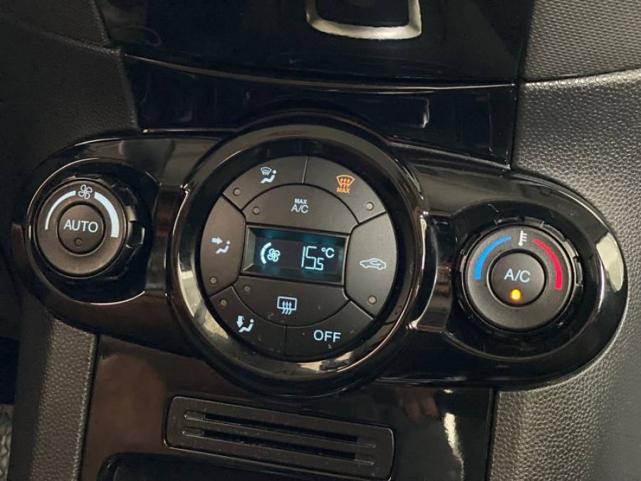 FORD - FIESTA - 2014/2014 - Branca - R$ 47.900,00