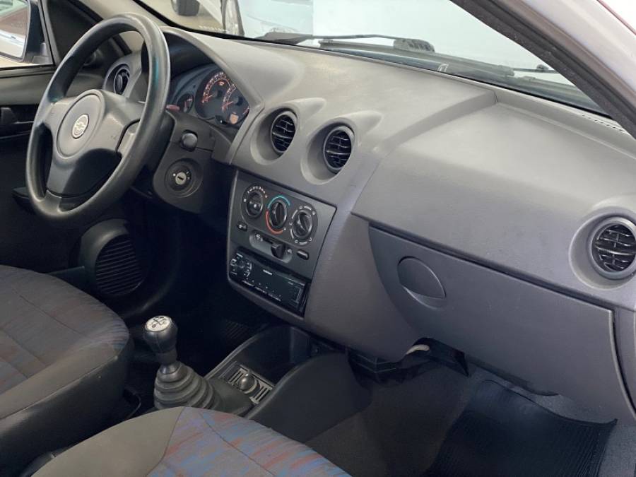 CHEVROLET - CELTA - 2010/2010 - Branca - R$ 25.900,00