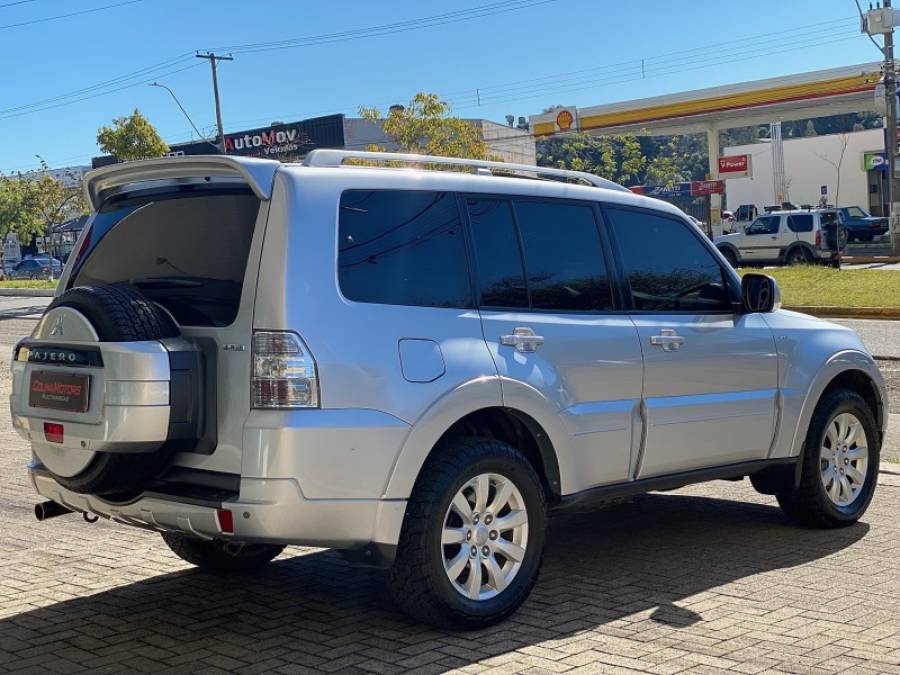 MITSUBISHI - PAJERO FULL - 2011/2011 - Prata - R$ 104.900,00