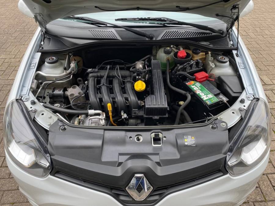 RENAULT - CLIO - 2015/2016 - Branca - R$ 38.900,00