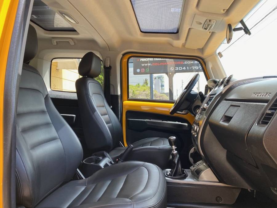 TROLLER - T4 - 2015/2015 - Amarela - R$ 160.900,00