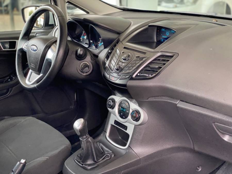 FORD - FIESTA - 2014/2014 - Branca - R$ 45.900,00