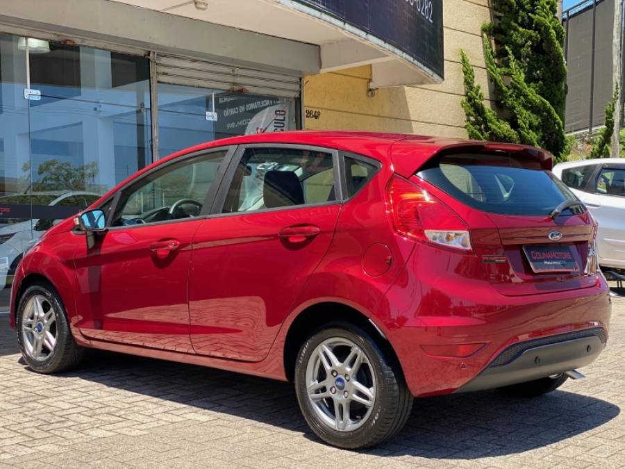 FORD - FIESTA - 2018/2019 - Vermelha - R$ 61.900,00
