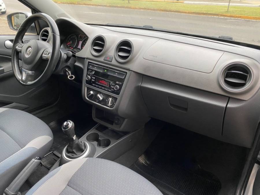VOLKSWAGEN - GOL - 2014/2015 - Prata - R$ 41.900,00