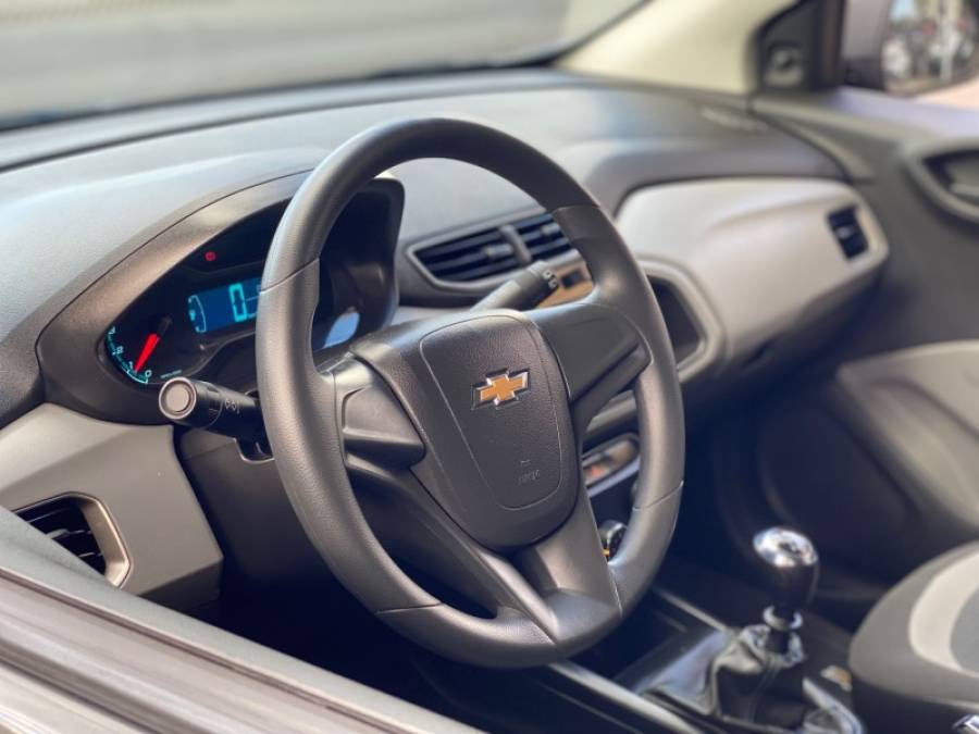 CHEVROLET - ONIX - 2016/2016 - Cinza - R$ 46.900,00
