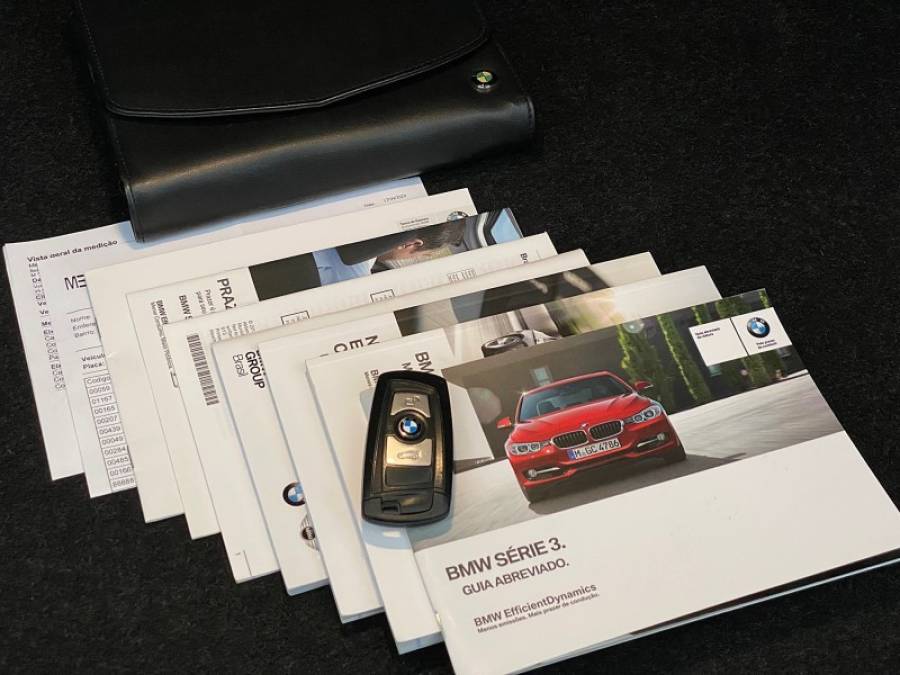 BMW - 320I - 2013/2014 - Prata - R$ 89.900,00