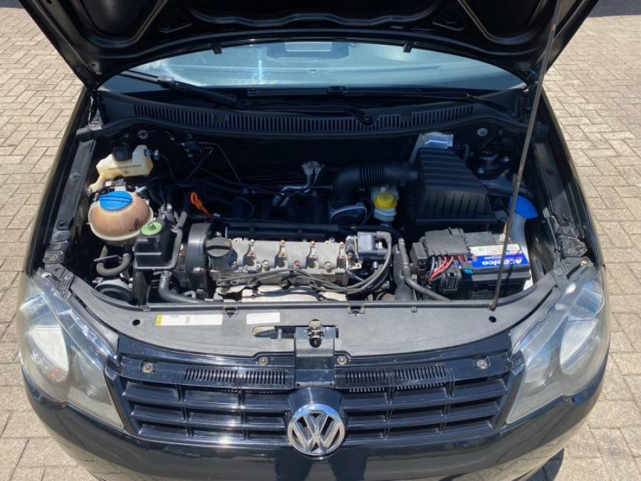 VOLKSWAGEN - POLO SEDAN - 2014/2014 - Preta - R$ 43.900,00