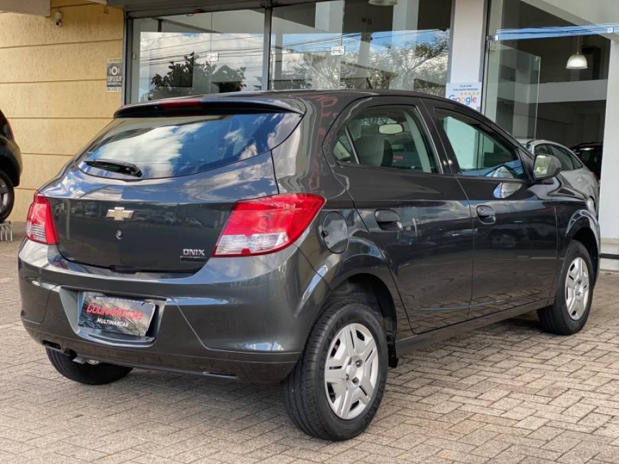CHEVROLET - ONIX - 2016/2016 - Cinza - R$ 46.900,00