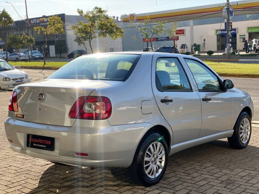 FIAT - SIENA - 2012/2012 - Prata - R$ 28.900,00