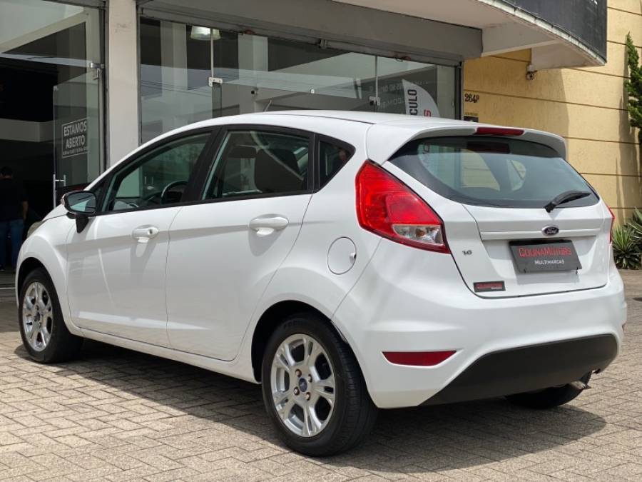 FORD - FIESTA - 2014/2014 - Branca - R$ 45.900,00
