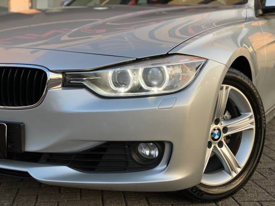 BMW - 320I - 2013/2014 - Prata - R$ 89.900,00