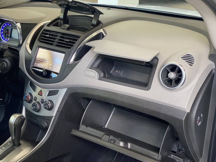 CHEVROLET - TRACKER - 2015/2015 - Branca - R$ 68.900,00