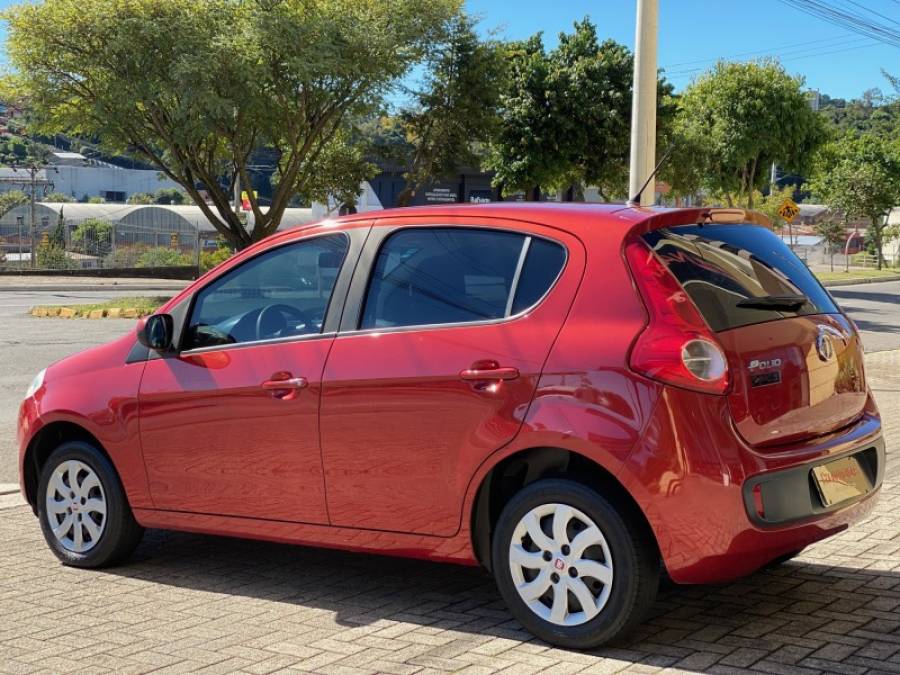 FIAT - PALIO - 2015/2015 - Vermelha - R$ 38.900,00