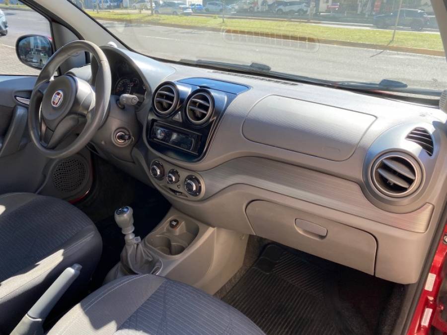 FIAT - PALIO - 2014/2015 - Vermelha - R$ 38.900,00