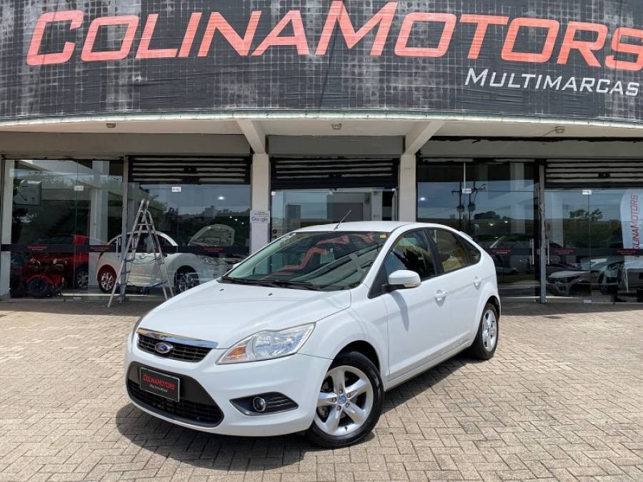 FORD - FOCUS - 2013/2013 - Branca - R$ 48.900,00