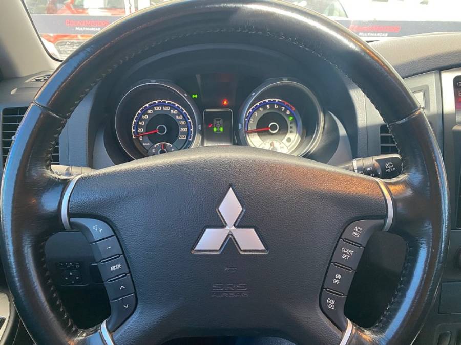 MITSUBISHI - PAJERO FULL - 2011/2011 - Prata - R$ 104.900,00