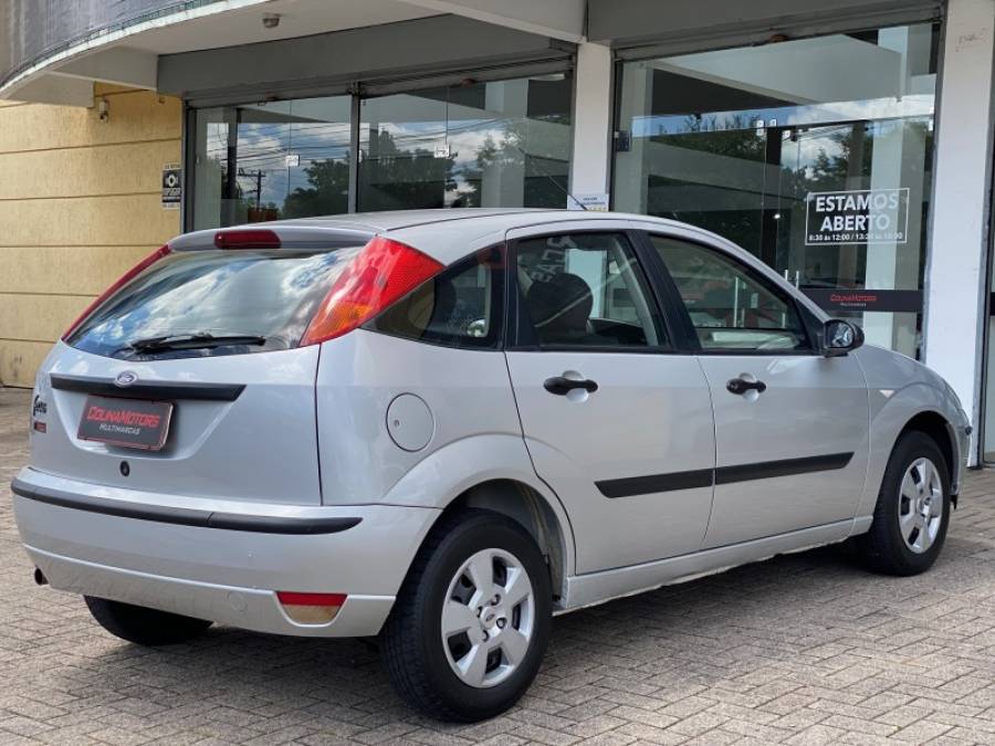 FORD - FOCUS - 2006/2006 - Prata - R$ 28.900,00