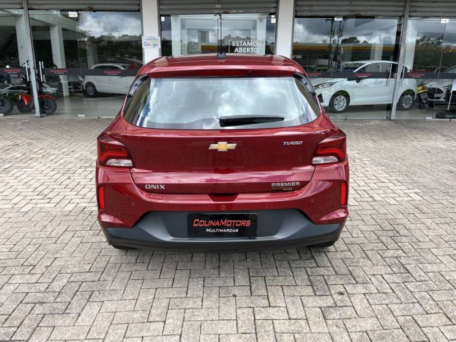 CHEVROLET - ONIX - 2023/2024 - Vermelha - R$ 98.900,00