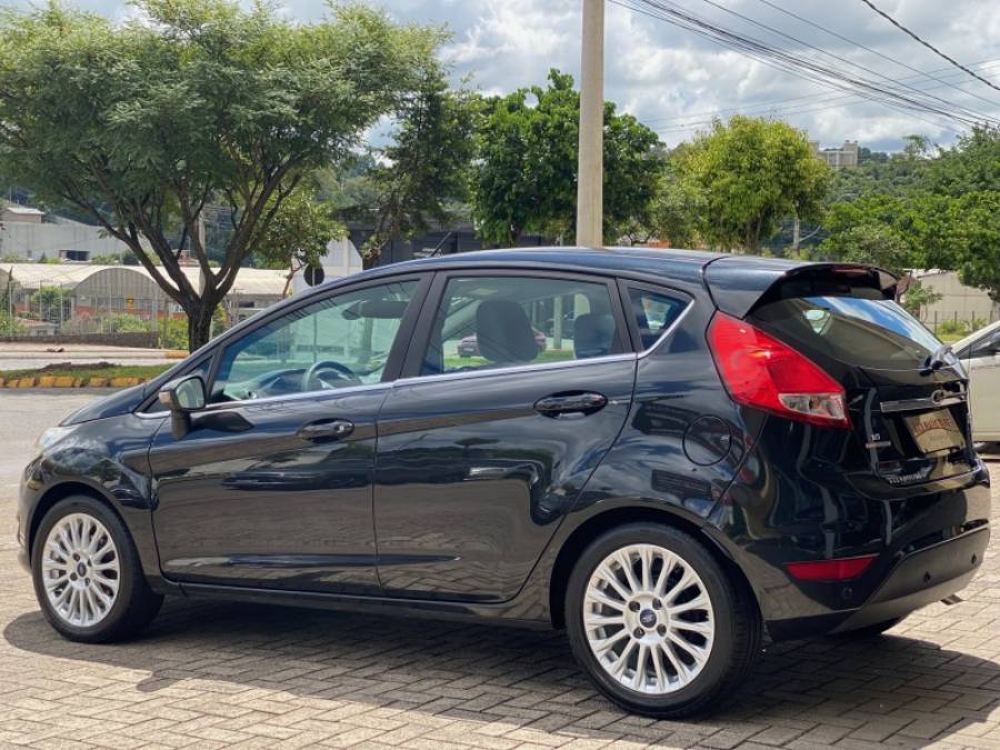 FORD - FIESTA - 2014/2014 - Preta - R$ 45.900,00