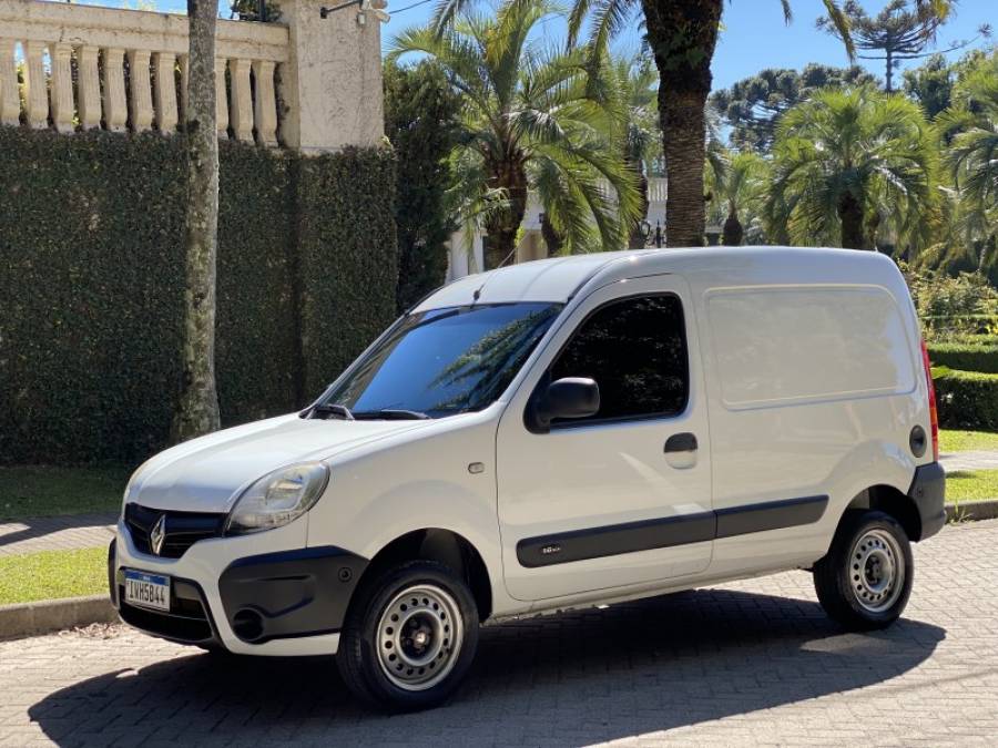 RENAULT - KANGOO - 2014/2015 - Branca - R$ 46.900,00
