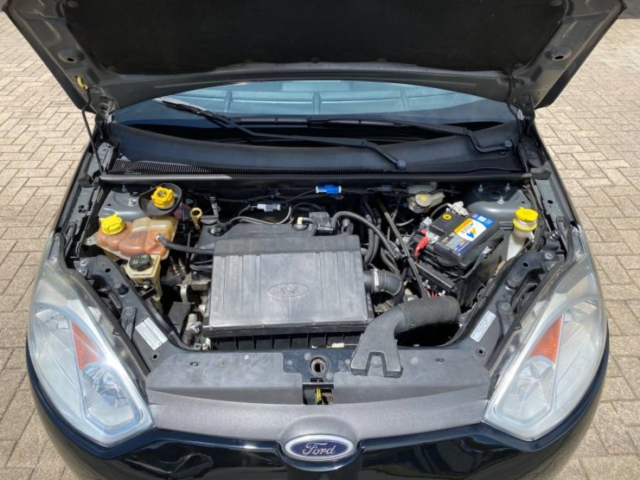 FORD - FIESTA - 2014/2014 - Preta - R$ 34.900,00