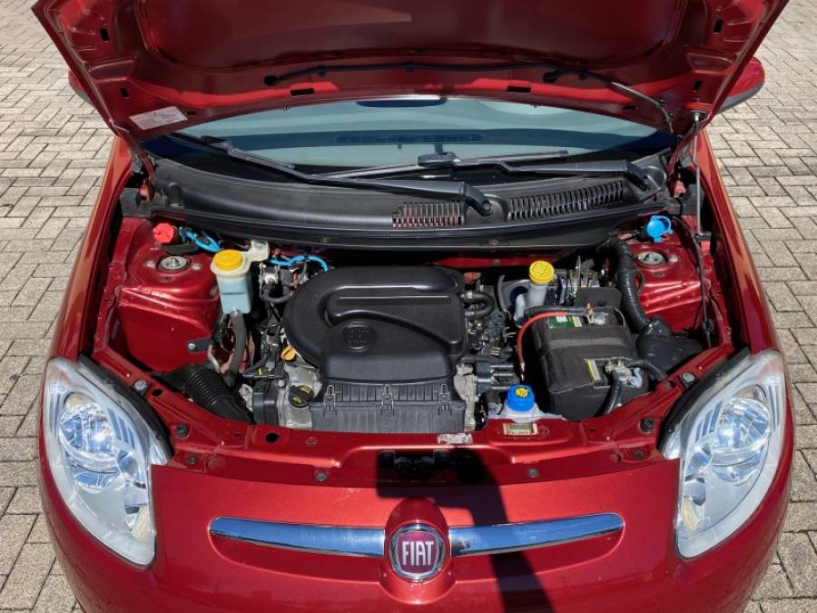 FIAT - PALIO - 2014/2015 - Vermelha - R$ 38.900,00