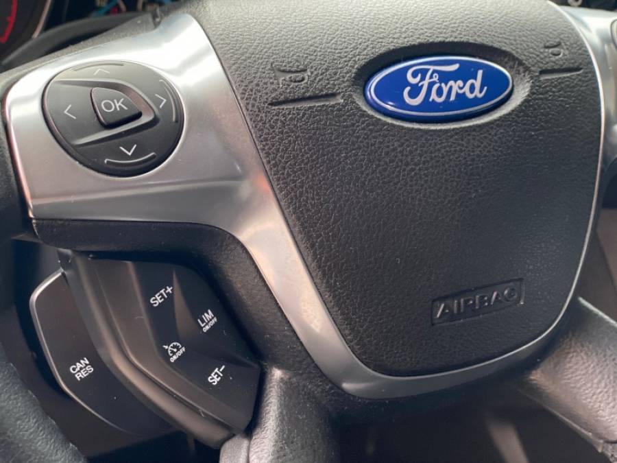 FORD - FOCUS - 2014/2014 - Branca - R$ 55.900,00