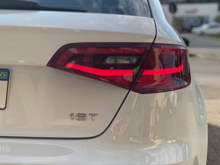 AUDI - A3 - 2014/2014 - Branca - R$ 85.900,00