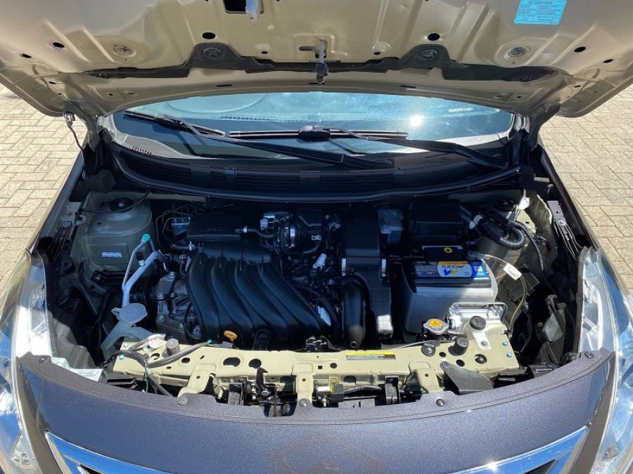 NISSAN - VERSA - 2019/2020 - Cinza - R$ 67.900,00