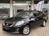 NISSAN - VERSA - 2013/2014 - Preta - R$ 44.900,00